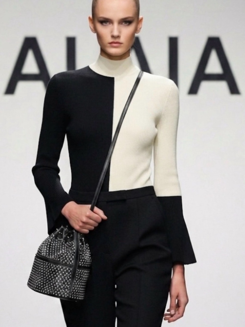 RARE Authentic Alaïa luxury designer Black leather bucket bag cross body purse